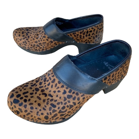 Dansko Leopard Print Fur Calf Hair Clogs 39 / 8.5 Slip-On Comfort Shoes - Picture 8 of 16